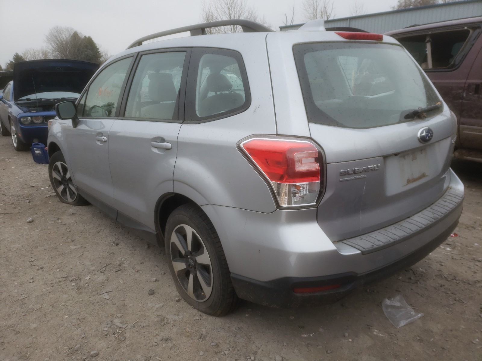 Photo 2 VIN: JF2SJABC5JH424605 - SUBARU FORESTER 2 