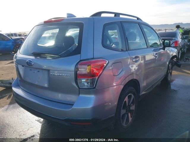 Photo 3 VIN: JF2SJABC5JH485520 - SUBARU FORESTER 