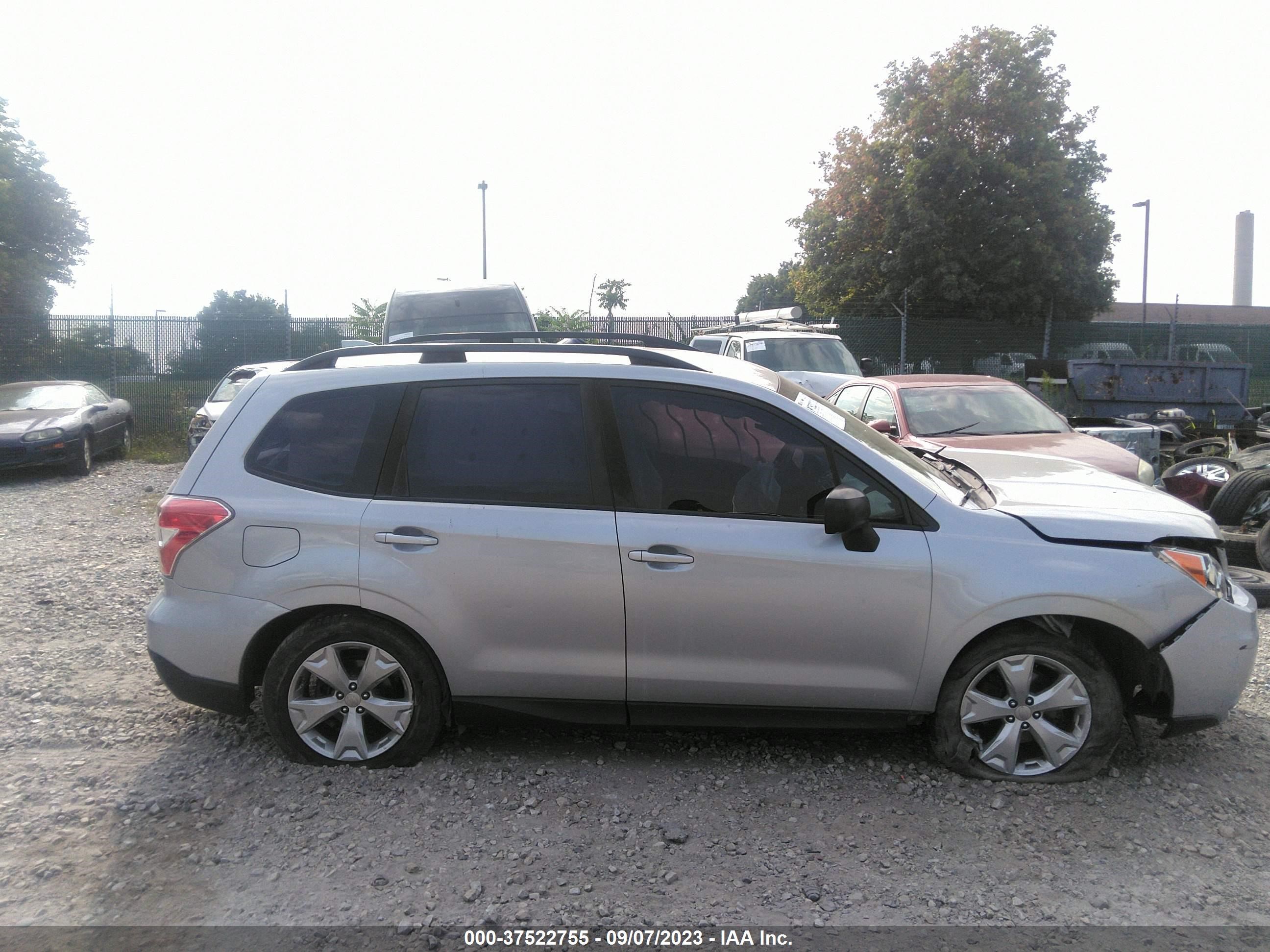 Photo 12 VIN: JF2SJABC6GH558208 - SUBARU FORESTER 