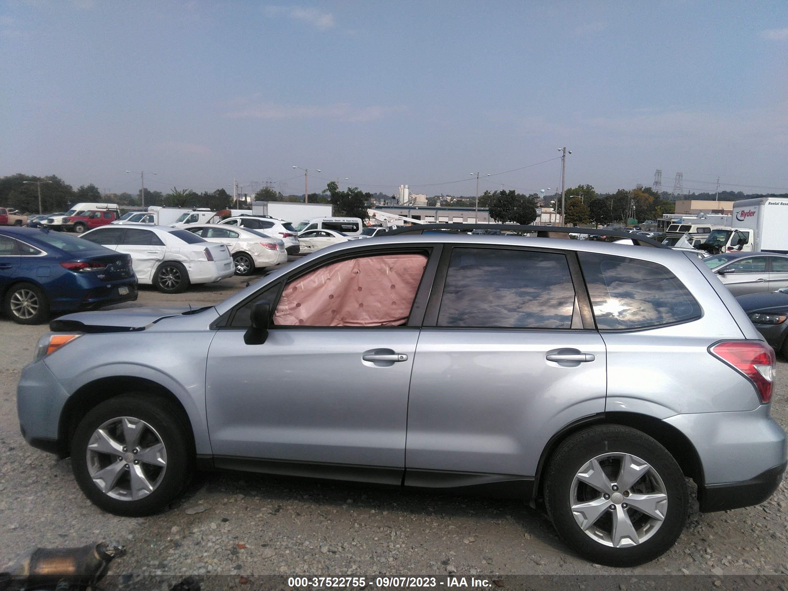 Photo 13 VIN: JF2SJABC6GH558208 - SUBARU FORESTER 