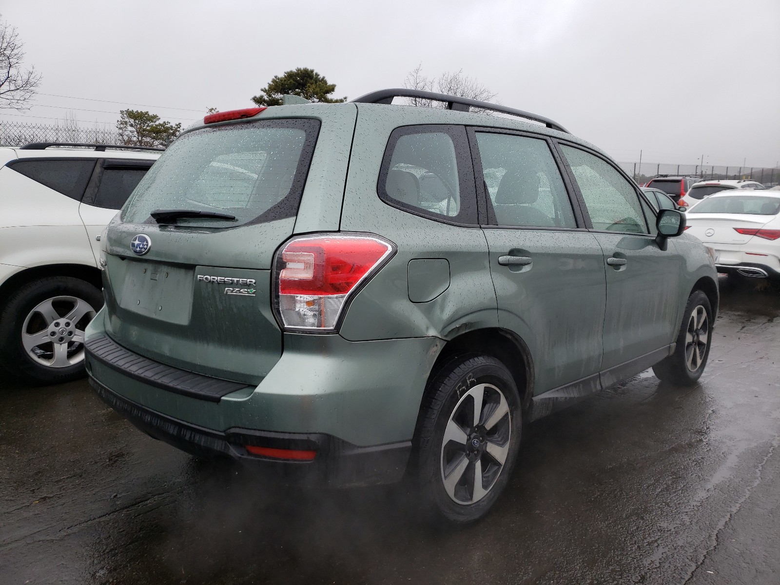 Photo 3 VIN: JF2SJABC6HH515361 - SUBARU FORESTER 