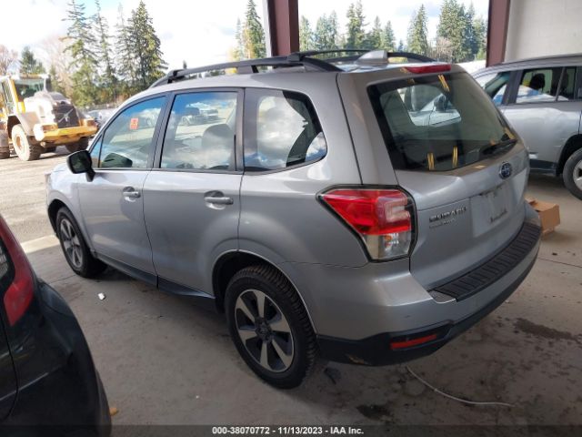 Photo 2 VIN: JF2SJABC7JH525774 - SUBARU FORESTER 