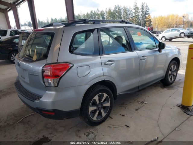 Photo 3 VIN: JF2SJABC7JH525774 - SUBARU FORESTER 