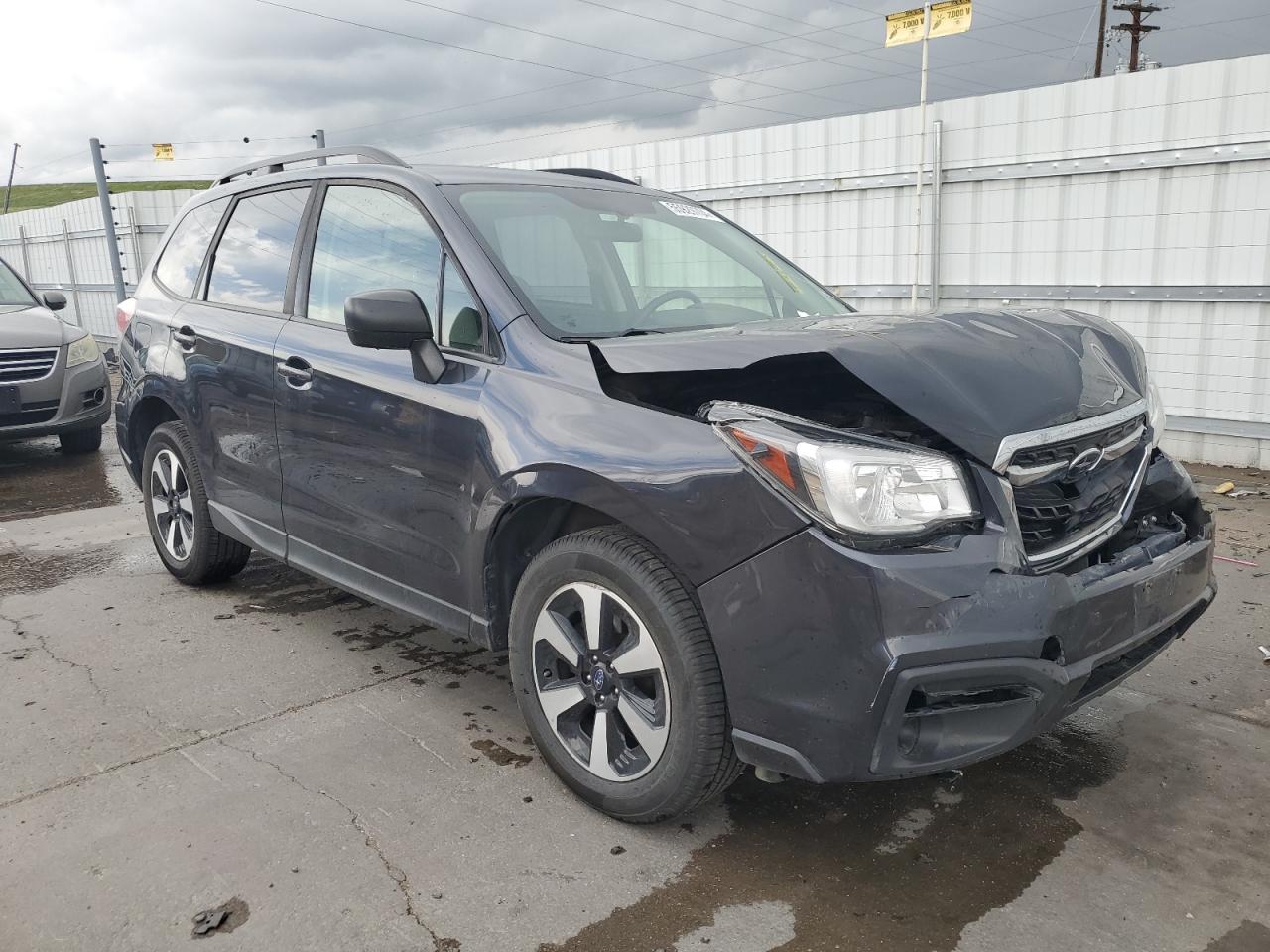 Photo 3 VIN: JF2SJABC8HH801941 - SUBARU FORESTER 