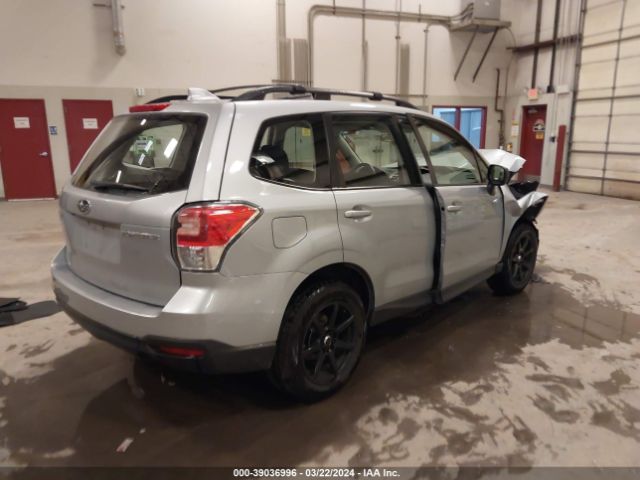 Photo 3 VIN: JF2SJABCXJH492799 - SUBARU FORESTER 