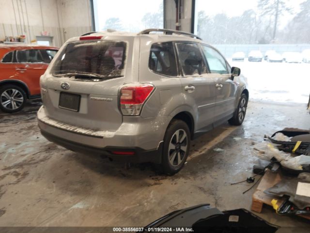 Photo 3 VIN: JF2SJABCXJH511495 - SUBARU FORESTER 