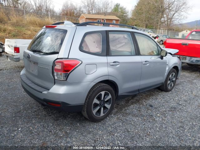 Photo 3 VIN: JF2SJABCXJH559904 - SUBARU FORESTER 