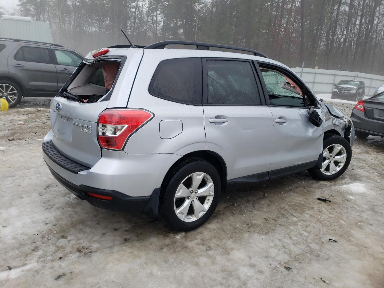 Photo 2 VIN: JF2SJADC0FH447410 - SUBARU FORESTER 