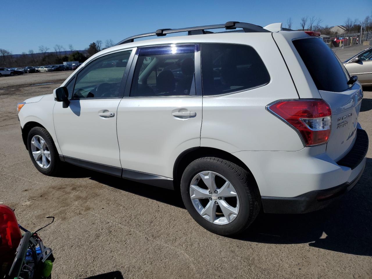 Photo 2 VIN: JF2SJADC0GH445917 - SUBARU FORESTER 