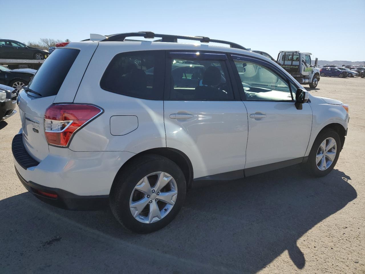 Photo 3 VIN: JF2SJADC0GH445917 - SUBARU FORESTER 