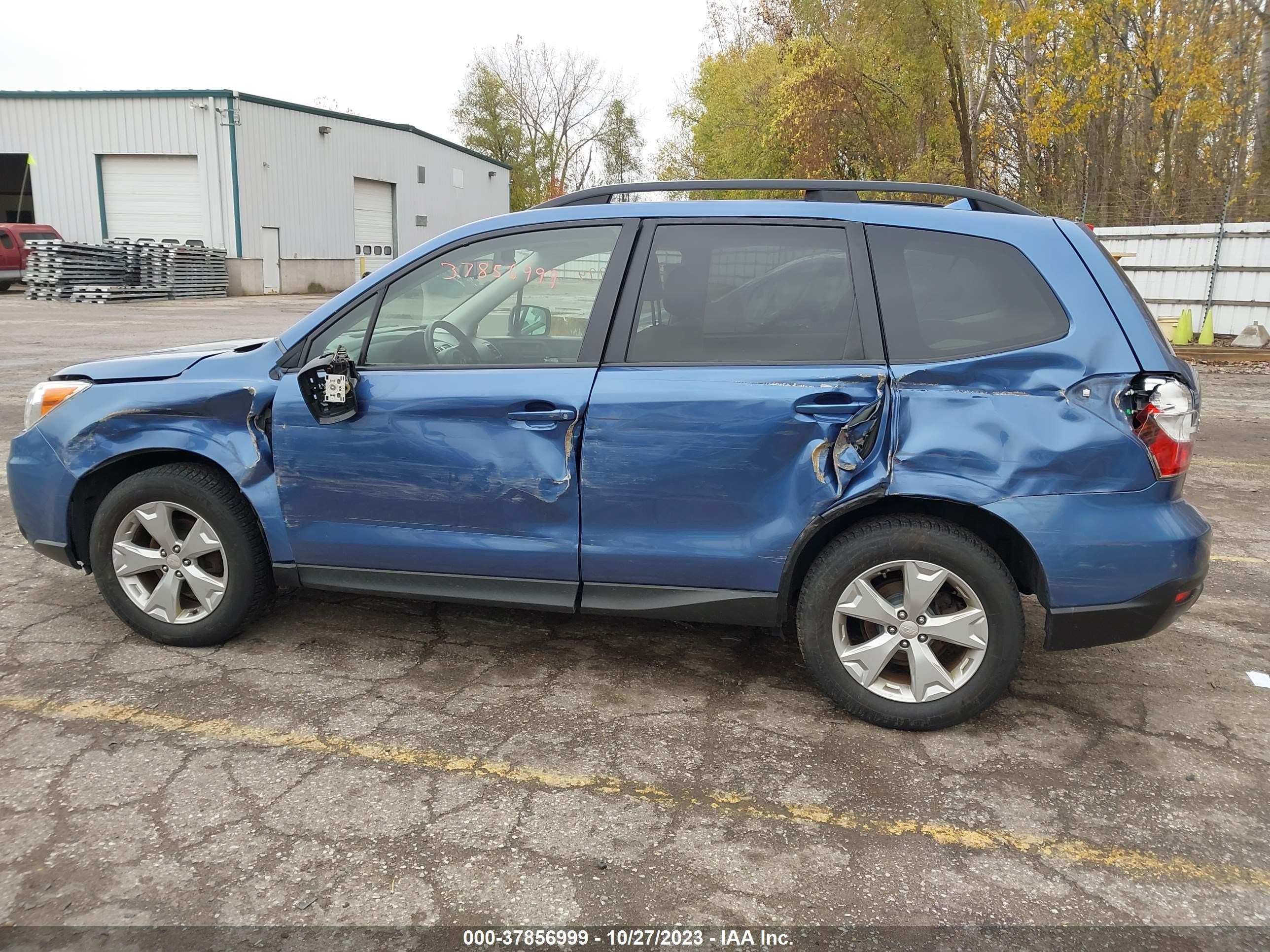 Photo 13 VIN: JF2SJADC1GH521807 - SUBARU FORESTER 