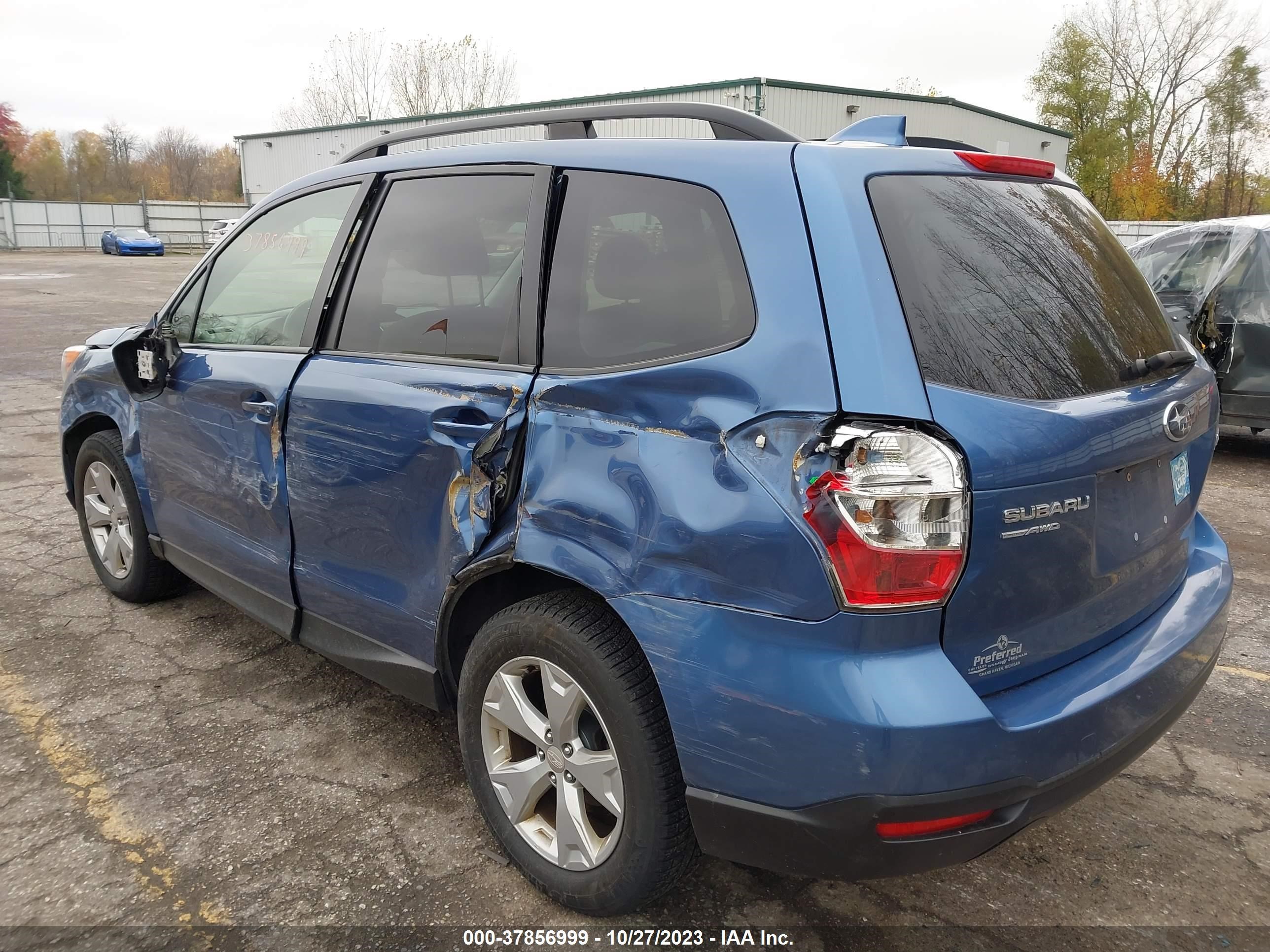 Photo 2 VIN: JF2SJADC1GH521807 - SUBARU FORESTER 