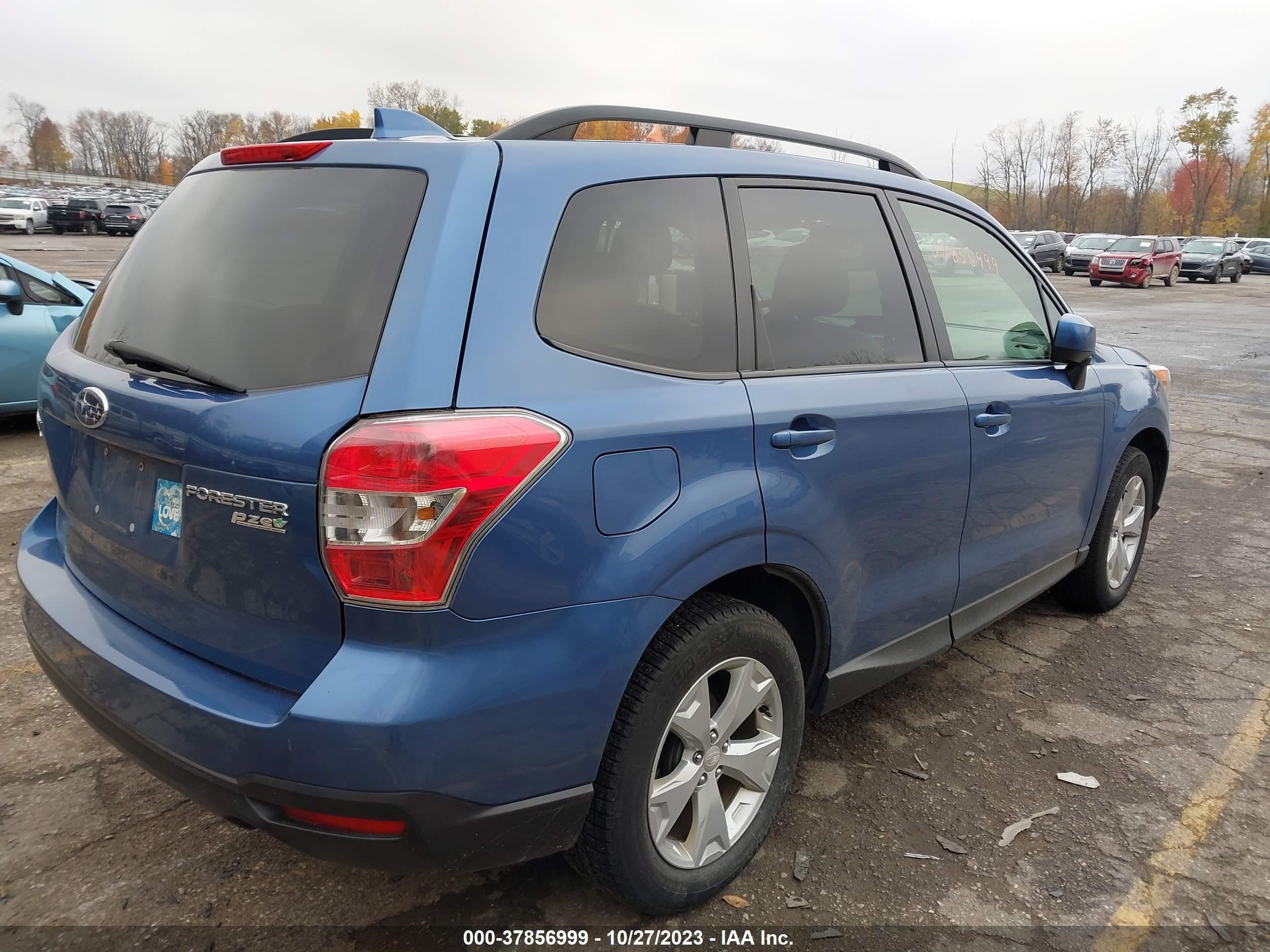 Photo 3 VIN: JF2SJADC1GH521807 - SUBARU FORESTER 