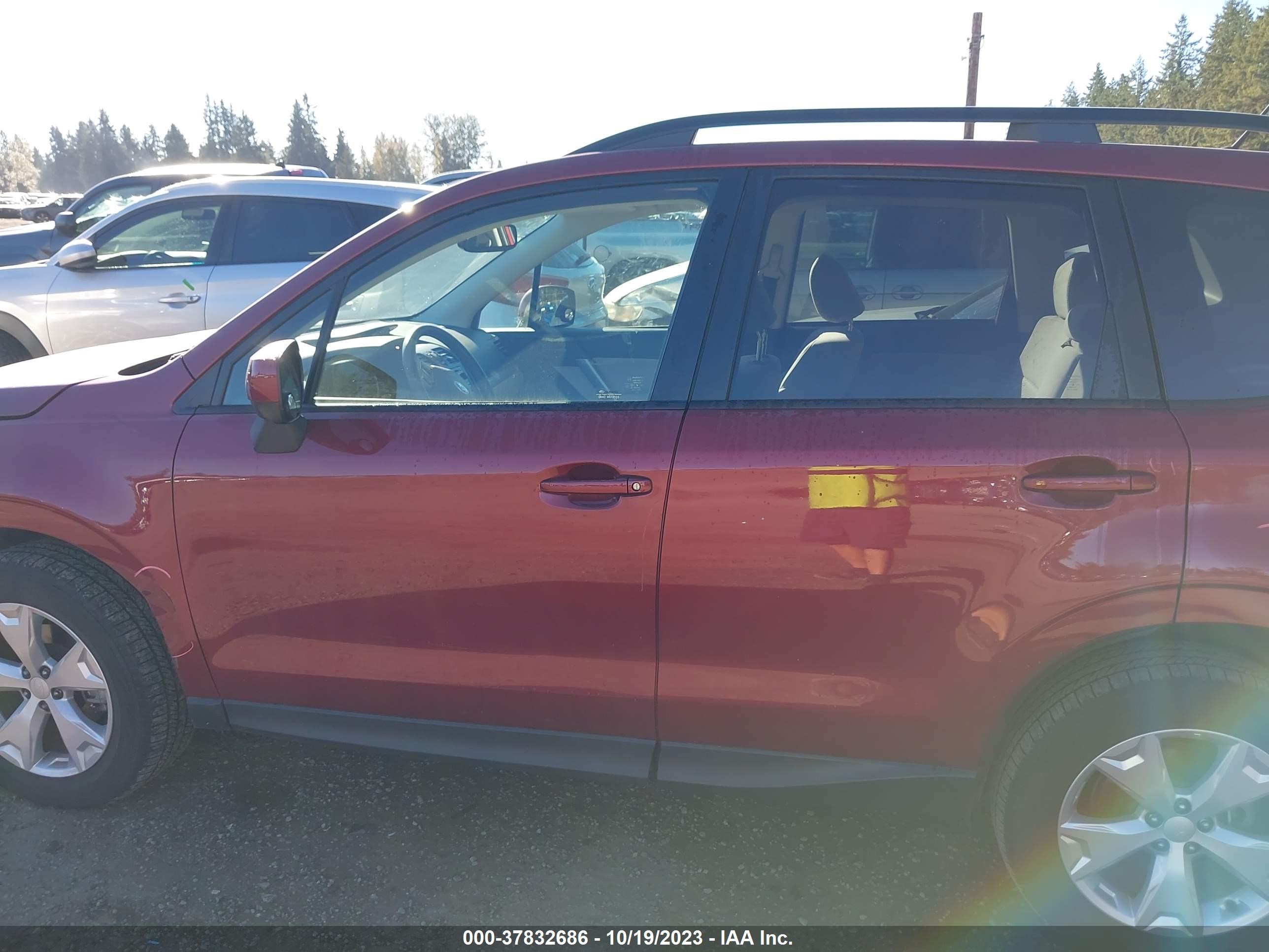 Photo 13 VIN: JF2SJADC3FH565774 - SUBARU FORESTER 