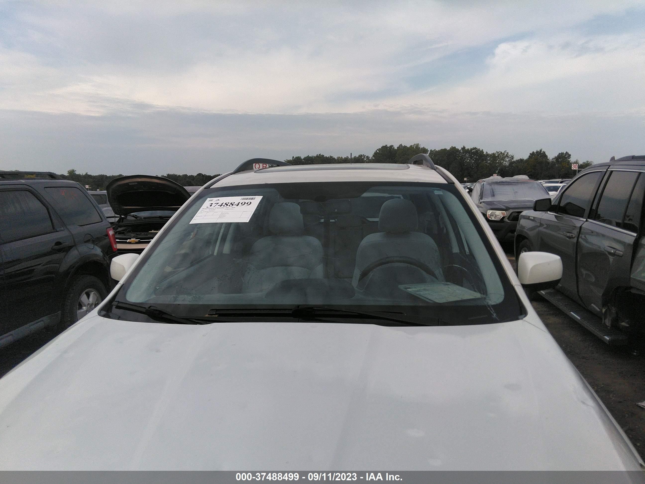 Photo 5 VIN: JF2SJADC3FH590223 - SUBARU FORESTER 
