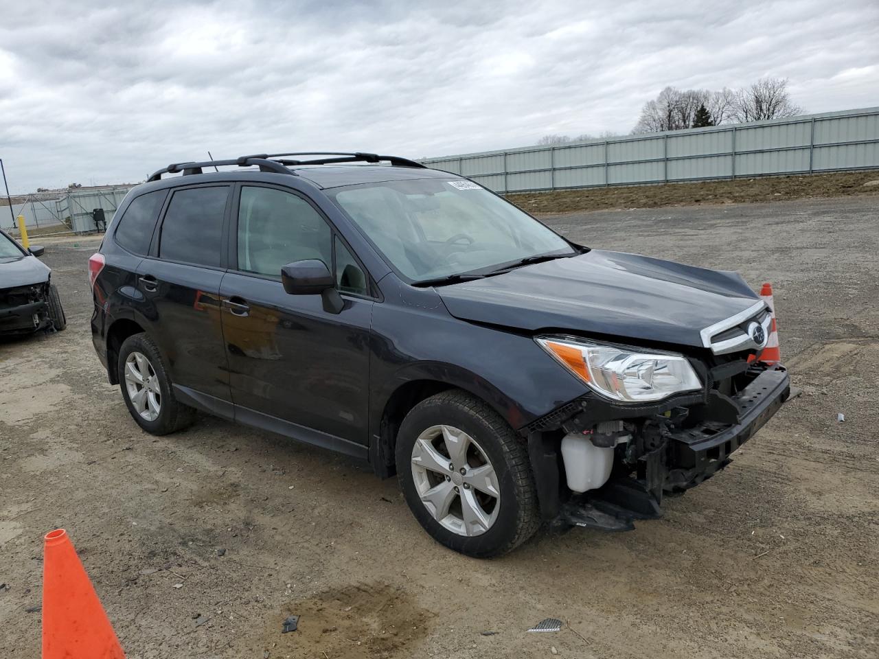 Photo 3 VIN: JF2SJADC4FH842402 - SUBARU FORESTER 