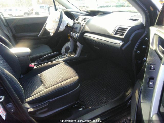 Photo 4 VIN: JF2SJADC4GH524300 - SUBARU FORESTER 