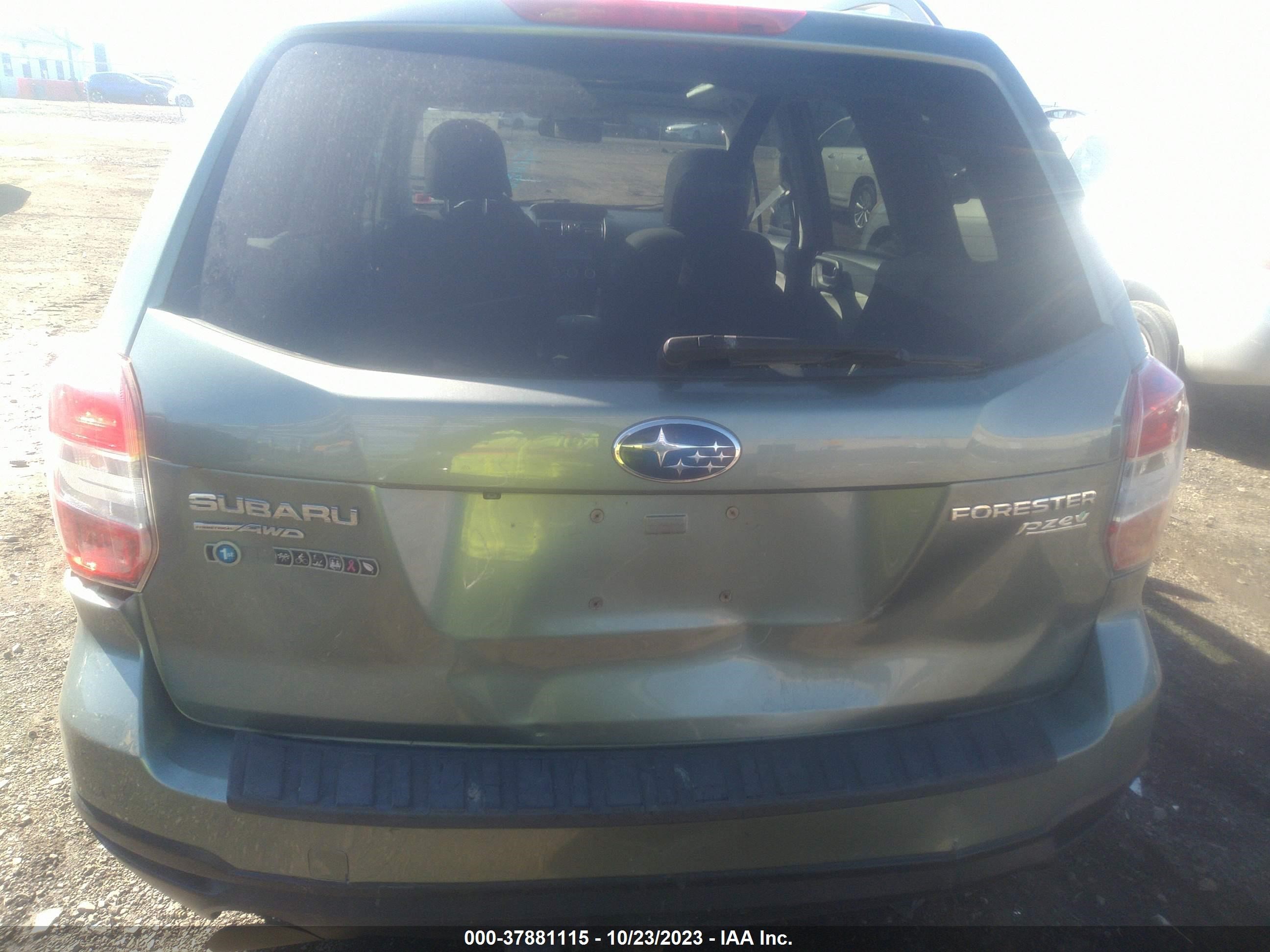 Photo 15 VIN: JF2SJADC5FH418209 - SUBARU FORESTER 