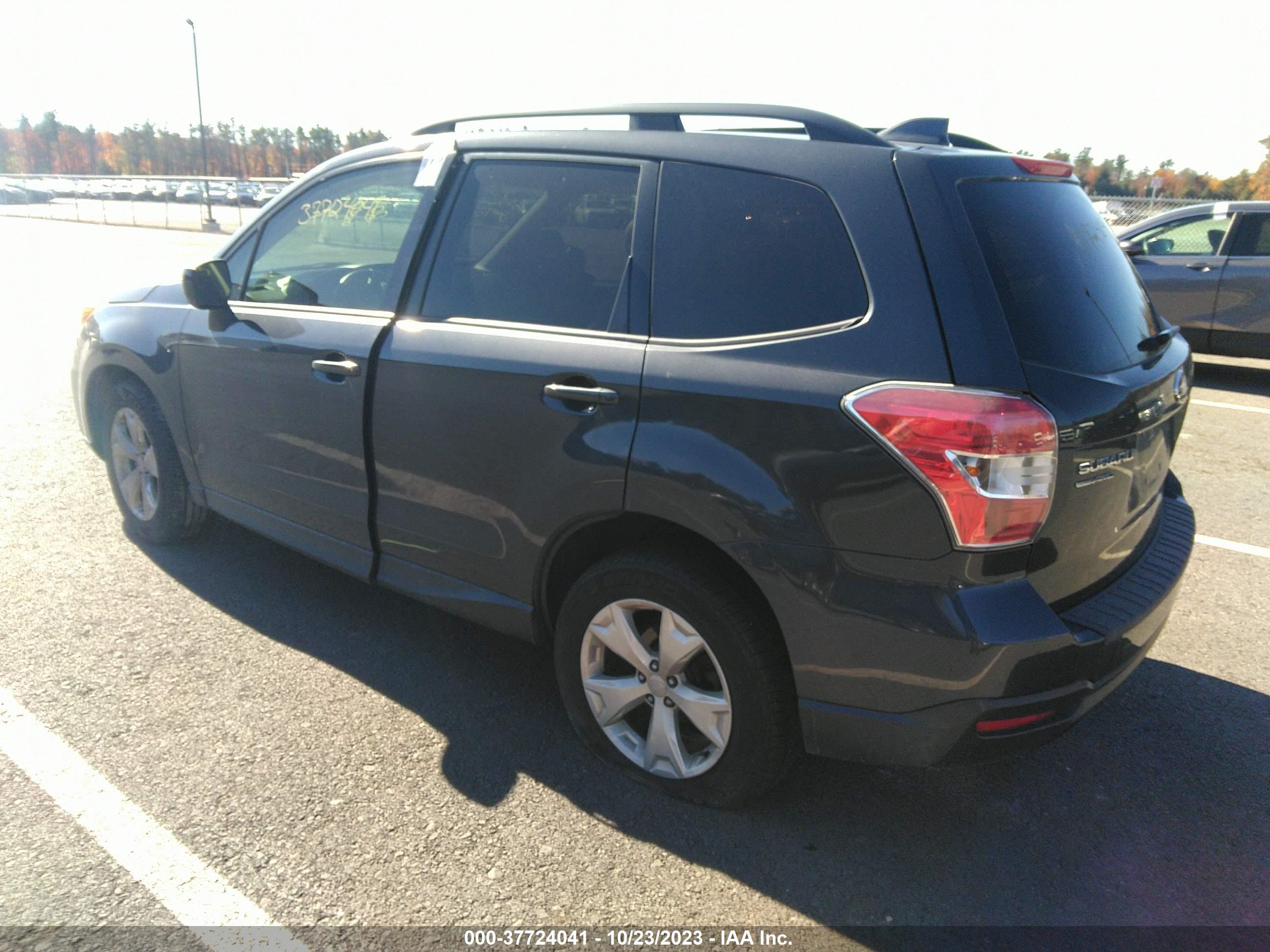 Photo 2 VIN: JF2SJADC5GH447324 - SUBARU FORESTER 