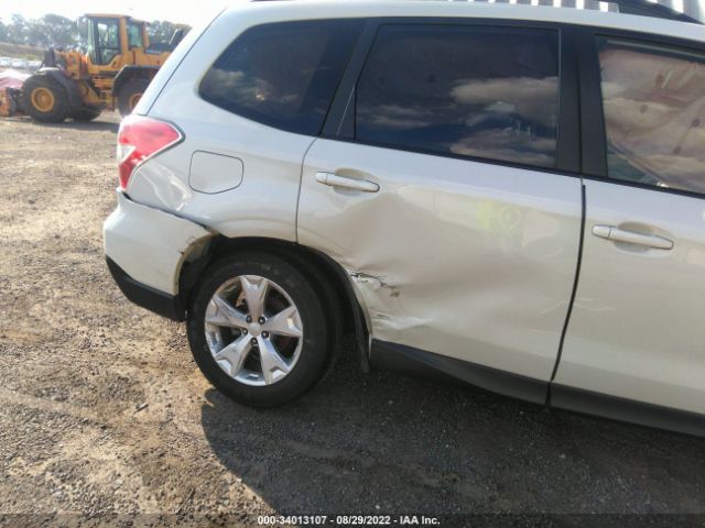 Photo 5 VIN: JF2SJADC6FH438081 - SUBARU FORESTER 