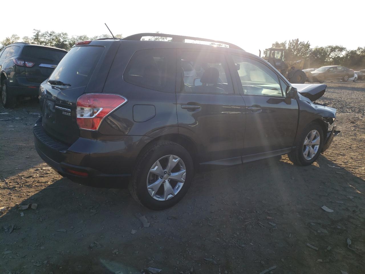 Photo 2 VIN: JF2SJADC7FG422588 - SUBARU FORESTER 