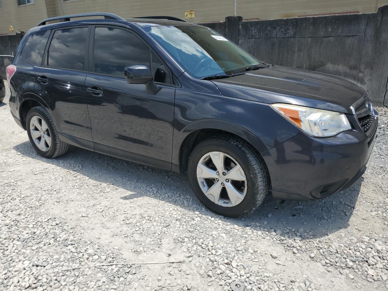 Photo 3 VIN: JF2SJADC7GH538210 - SUBARU FORESTER 