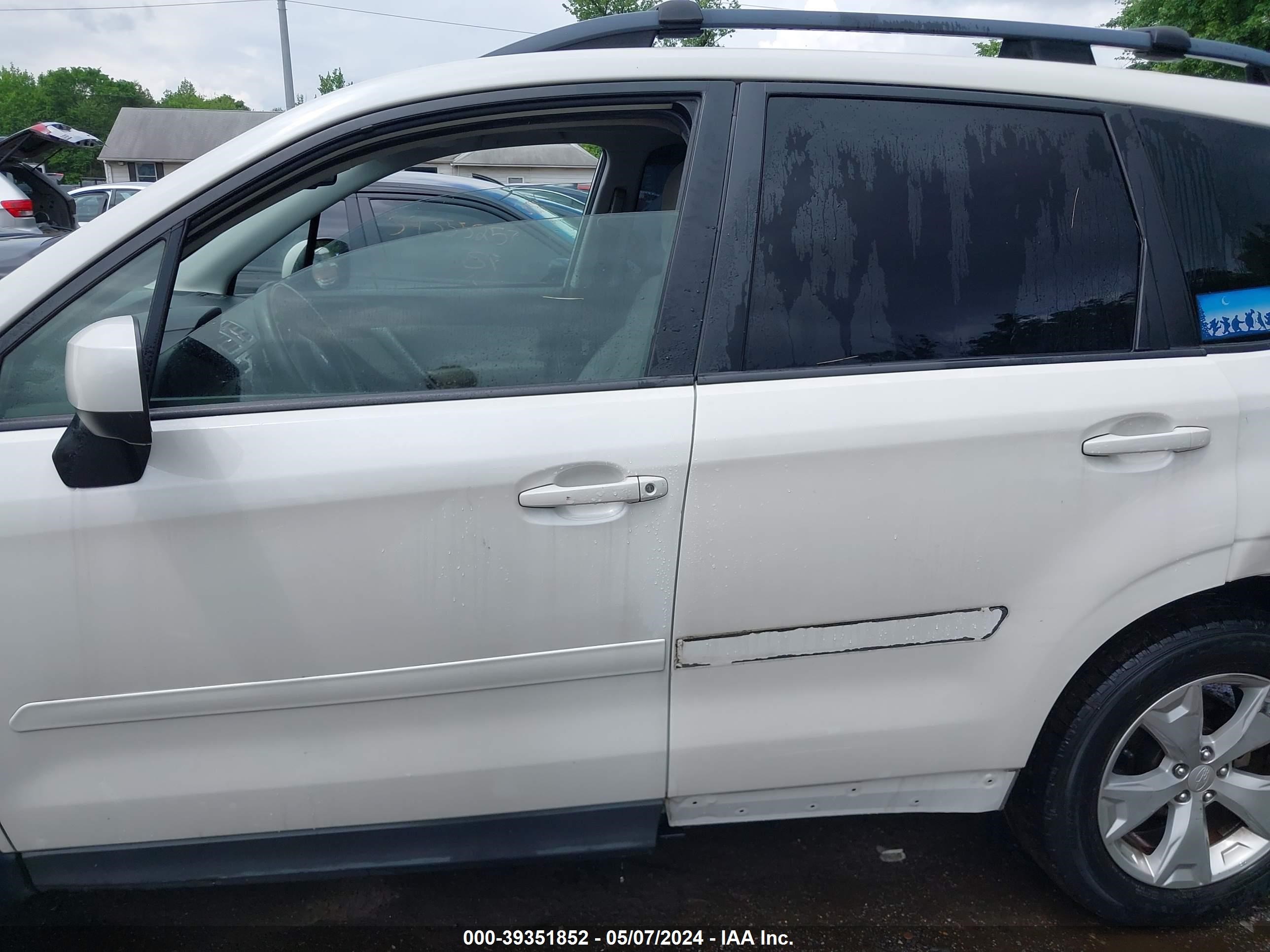 Photo 14 VIN: JF2SJADC8GH401308 - SUBARU FORESTER 