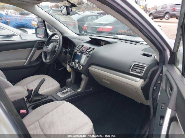 Photo 4 VIN: JF2SJADC8GH405844 - SUBARU FORESTER 