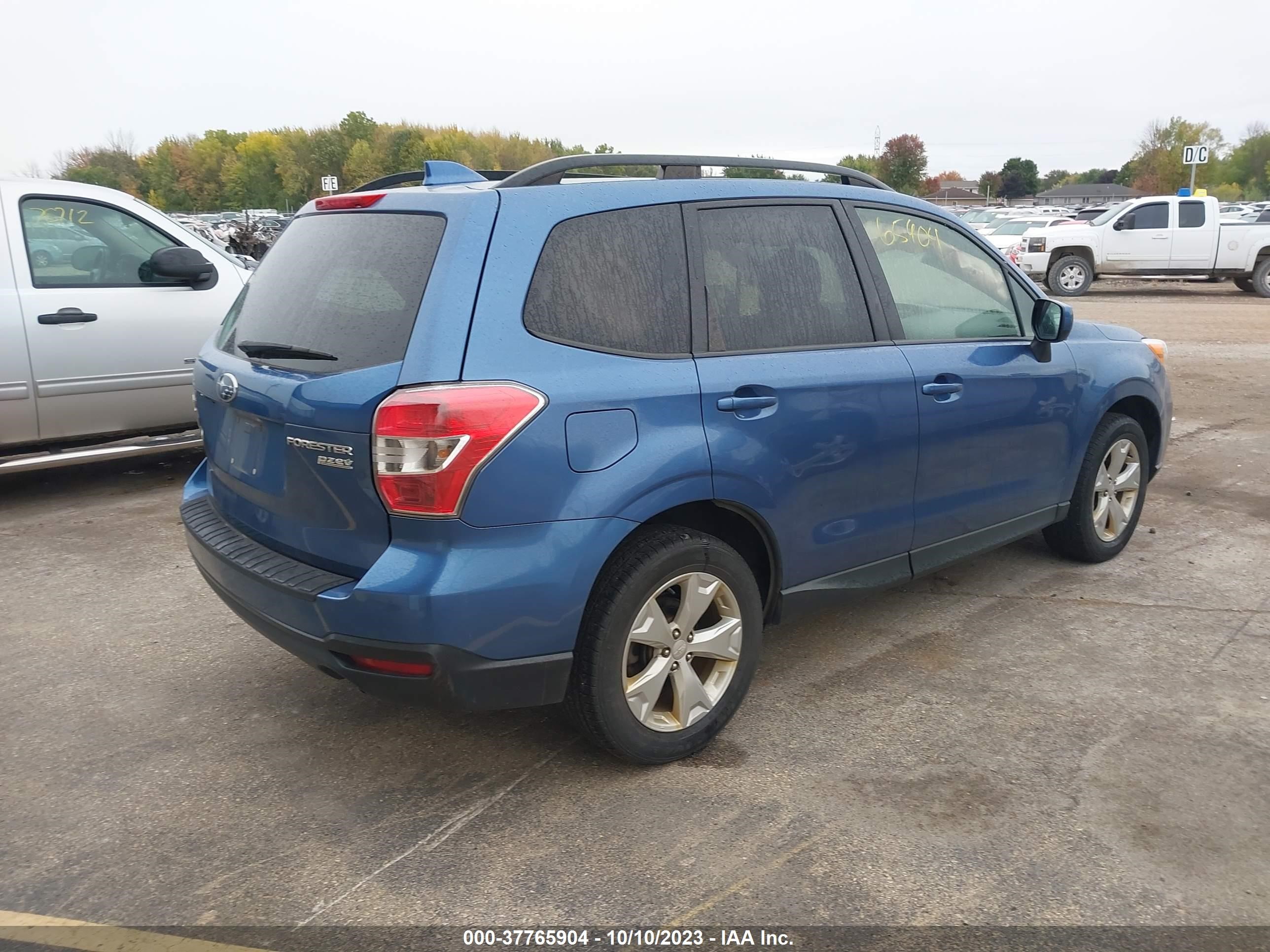 Photo 3 VIN: JF2SJADC8GH413734 - SUBARU FORESTER 