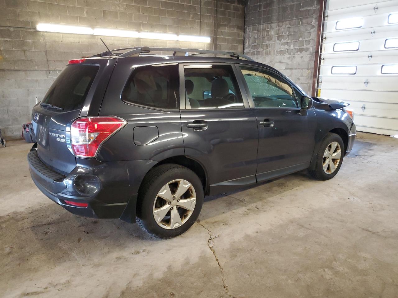 Photo 2 VIN: JF2SJADC9FH527109 - SUBARU FORESTER 