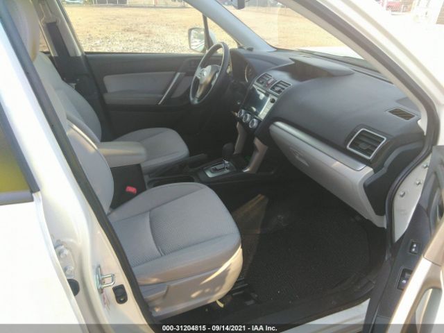 Photo 4 VIN: JF2SJADC9GH435449 - SUBARU FORESTER 