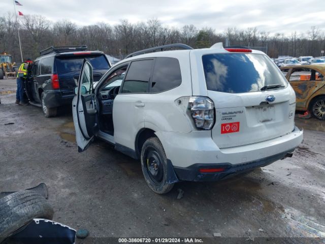 Photo 2 VIN: JF2SJADCXGH401780 - SUBARU FORESTER 