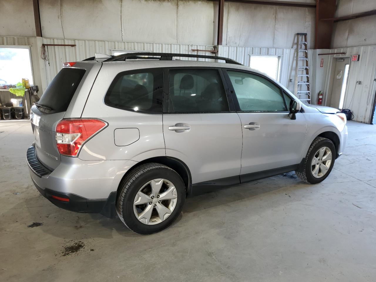 Photo 2 VIN: JF2SJADCXGH540601 - SUBARU FORESTER 