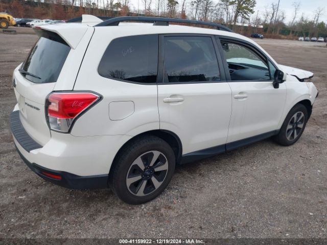 Photo 3 VIN: JF2SJAEC0JH605610 - SUBARU FORESTER 