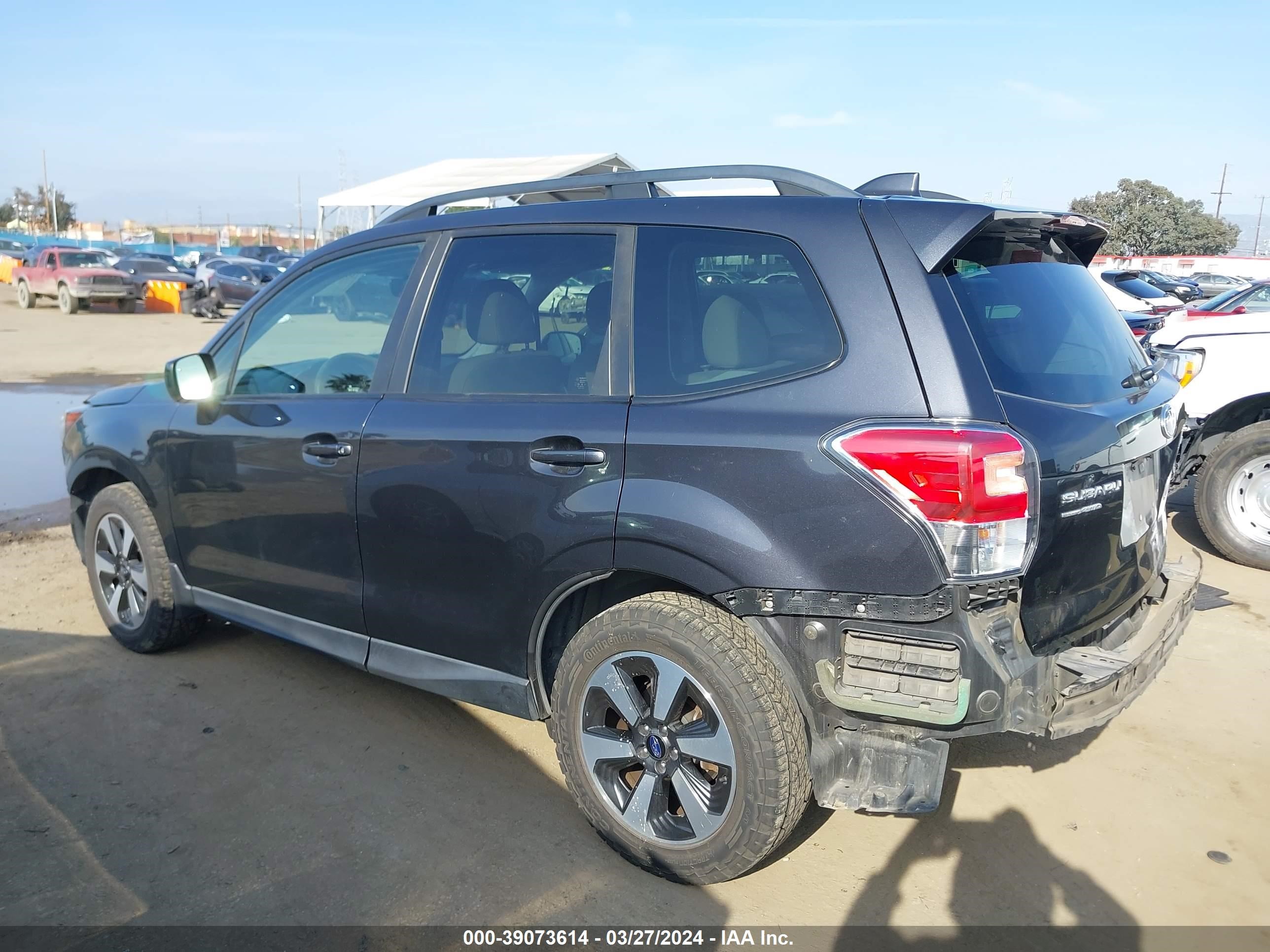 Photo 2 VIN: JF2SJAEC1JH559950 - SUBARU FORESTER 