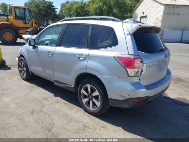 Photo 2 VIN: JF2SJAEC2HH561880 - SUBARU FORESTER 