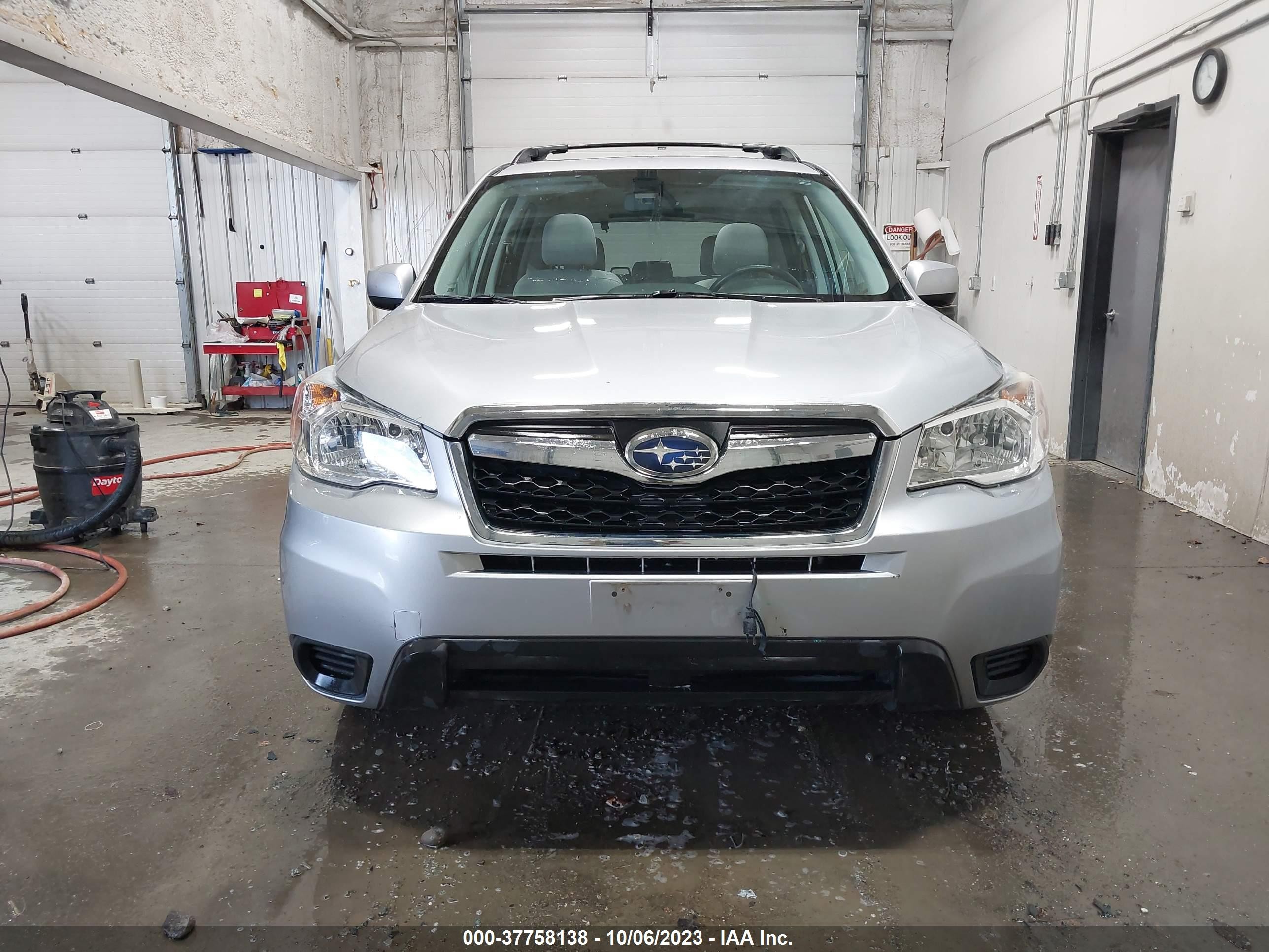 Photo 12 VIN: JF2SJAEC3EH400269 - SUBARU FORESTER 