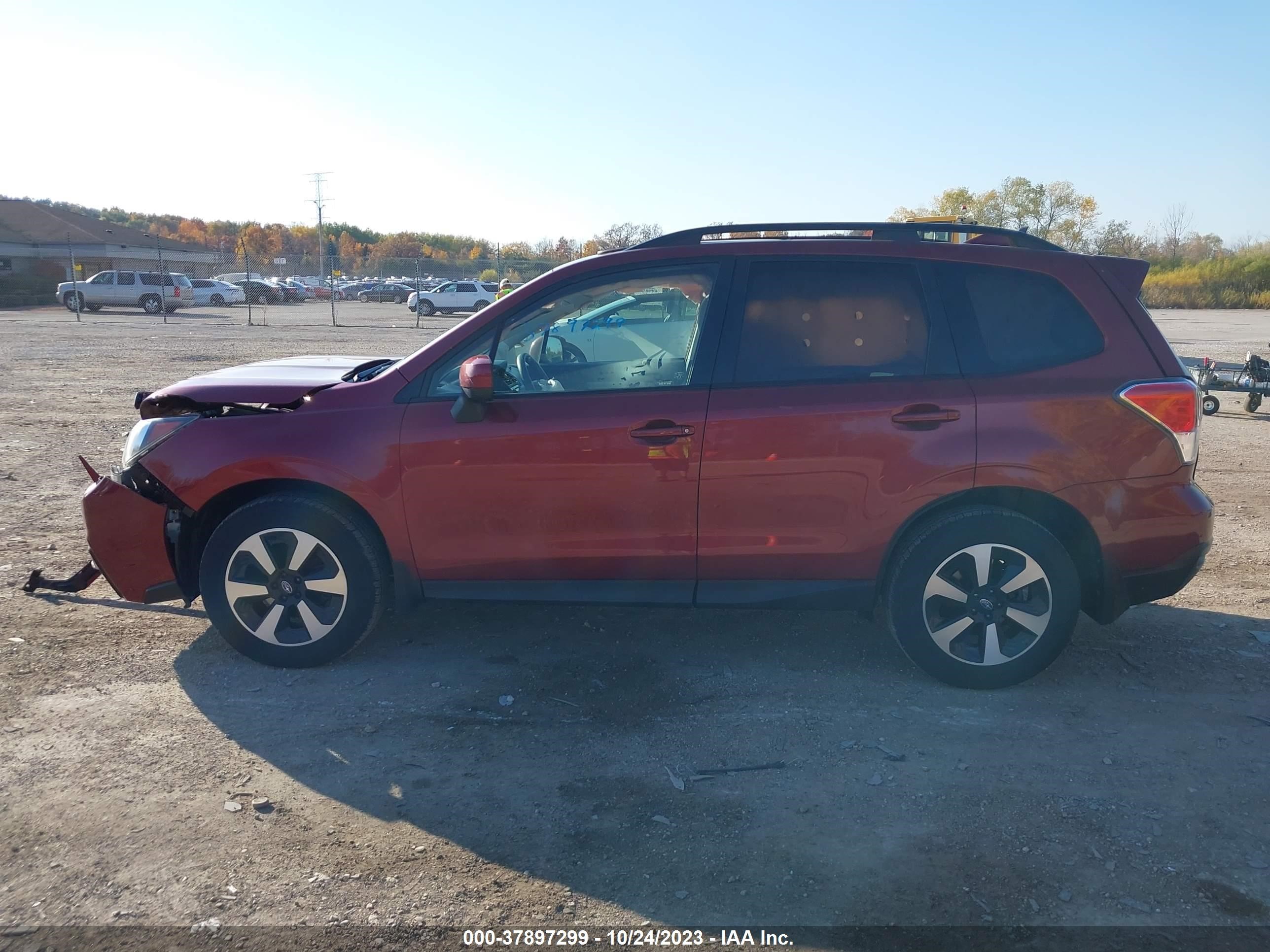 Photo 13 VIN: JF2SJAEC3HH461710 - SUBARU FORESTER 