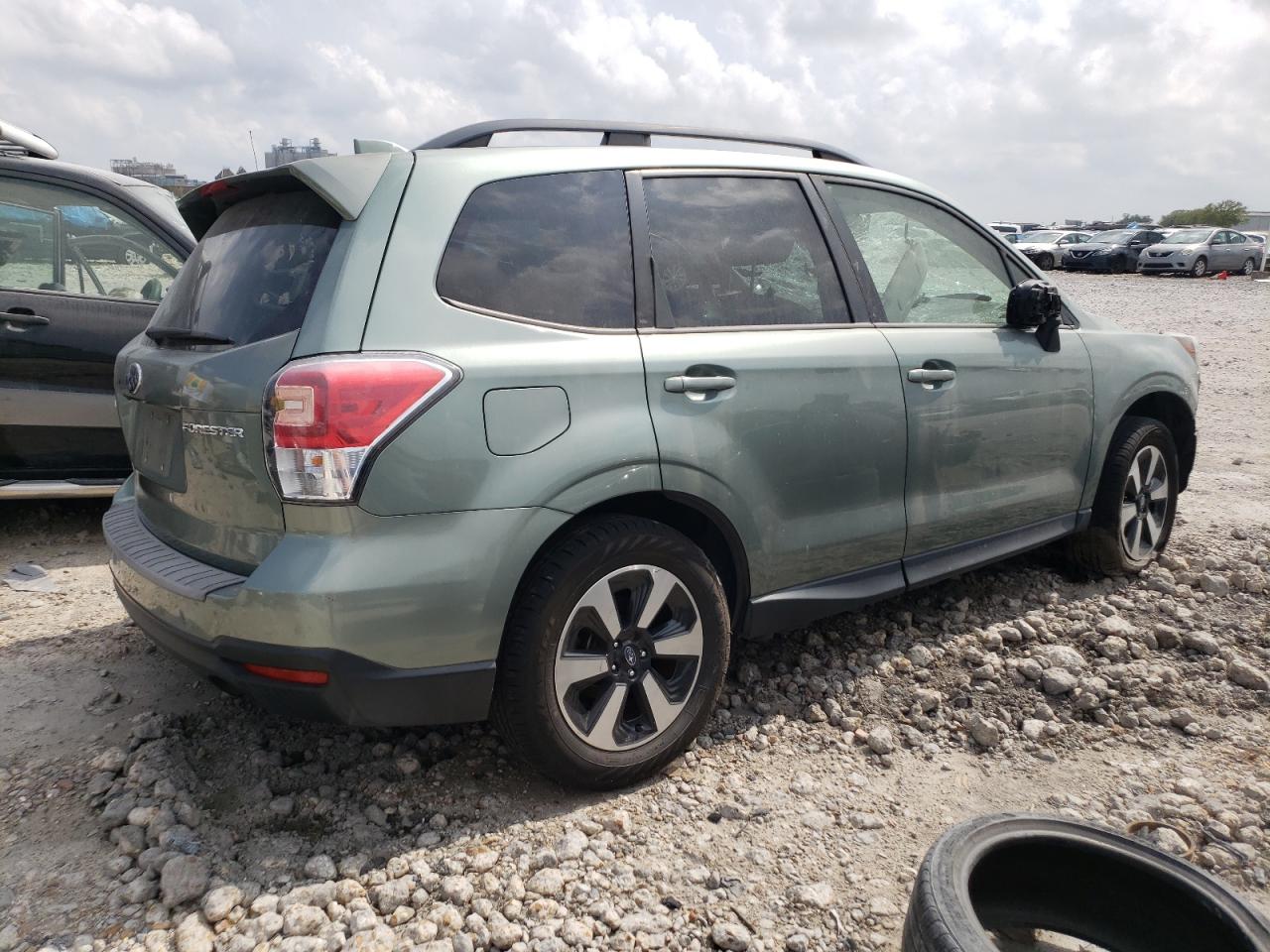 Photo 2 VIN: JF2SJAEC3JH416840 - SUBARU FORESTER 