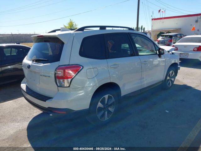 Photo 3 VIN: JF2SJAEC4JH425031 - SUBARU FORESTER 