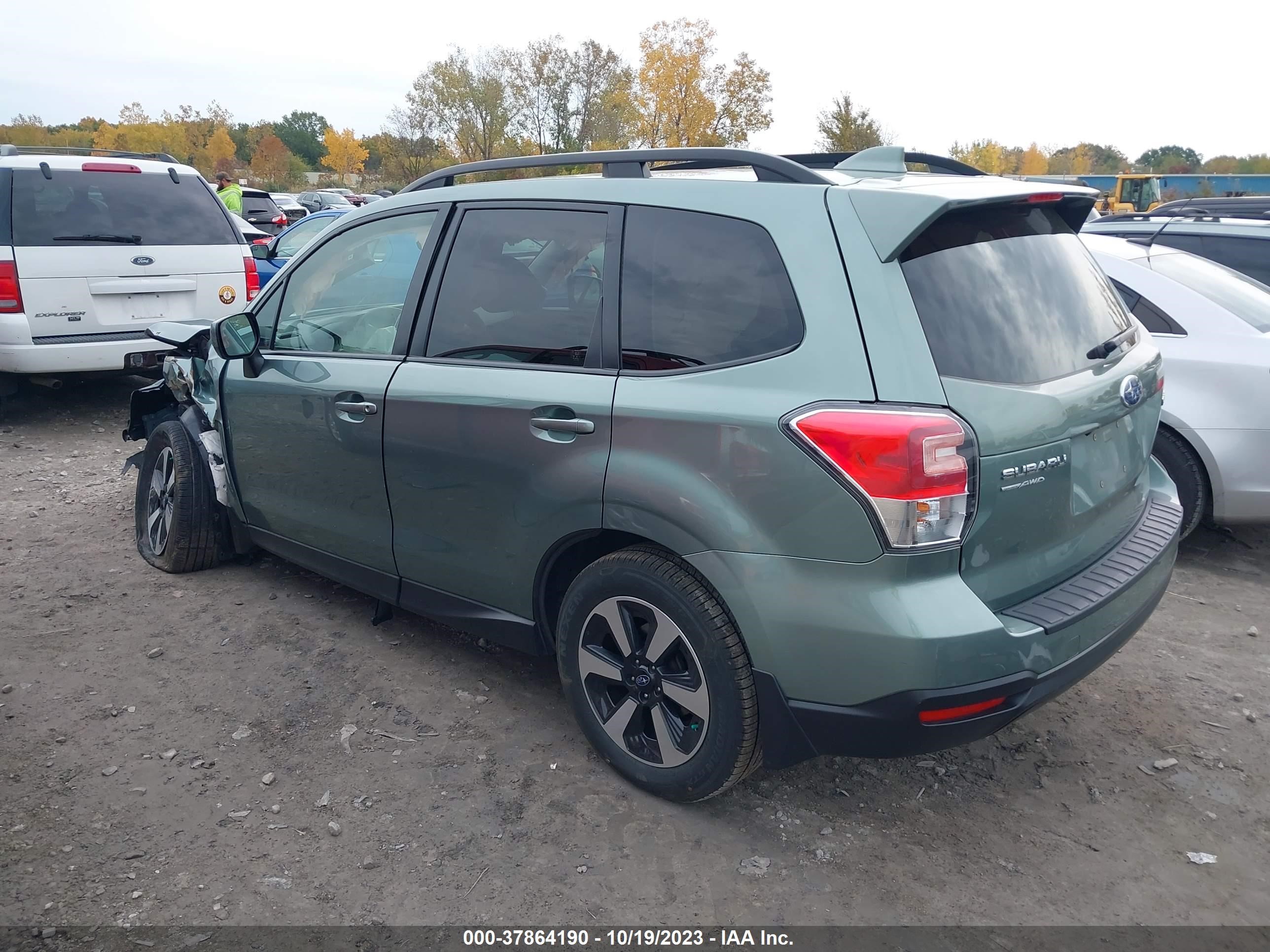 Photo 2 VIN: JF2SJAEC4JH605853 - SUBARU FORESTER 