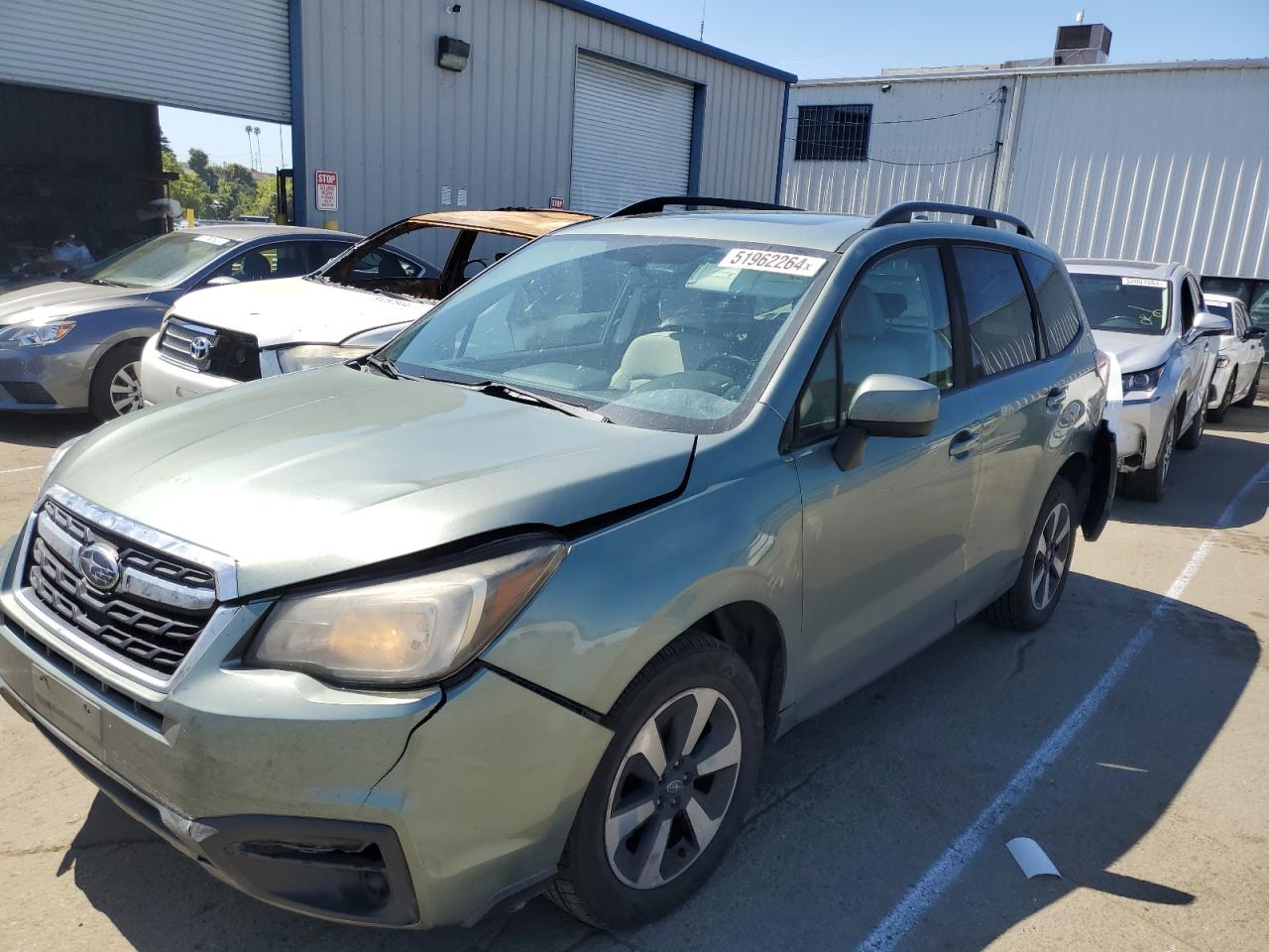 Photo 0 VIN: JF2SJAEC6HH460888 - SUBARU FORESTER 