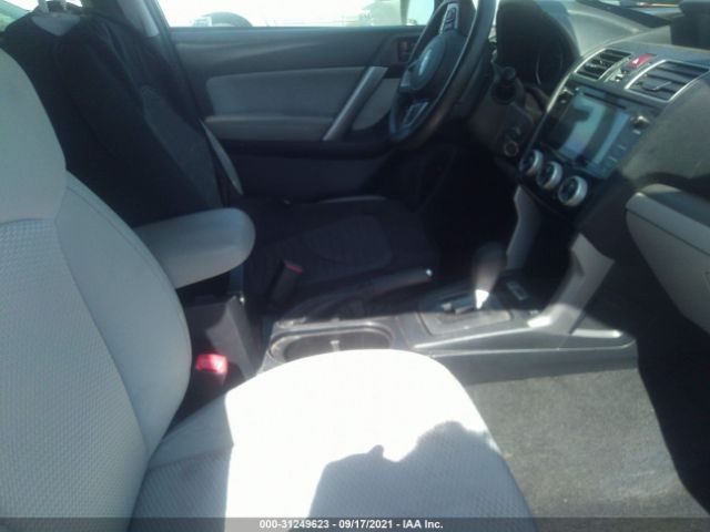 Photo 4 VIN: JF2SJAEC6HH586314 - SUBARU FORESTER 