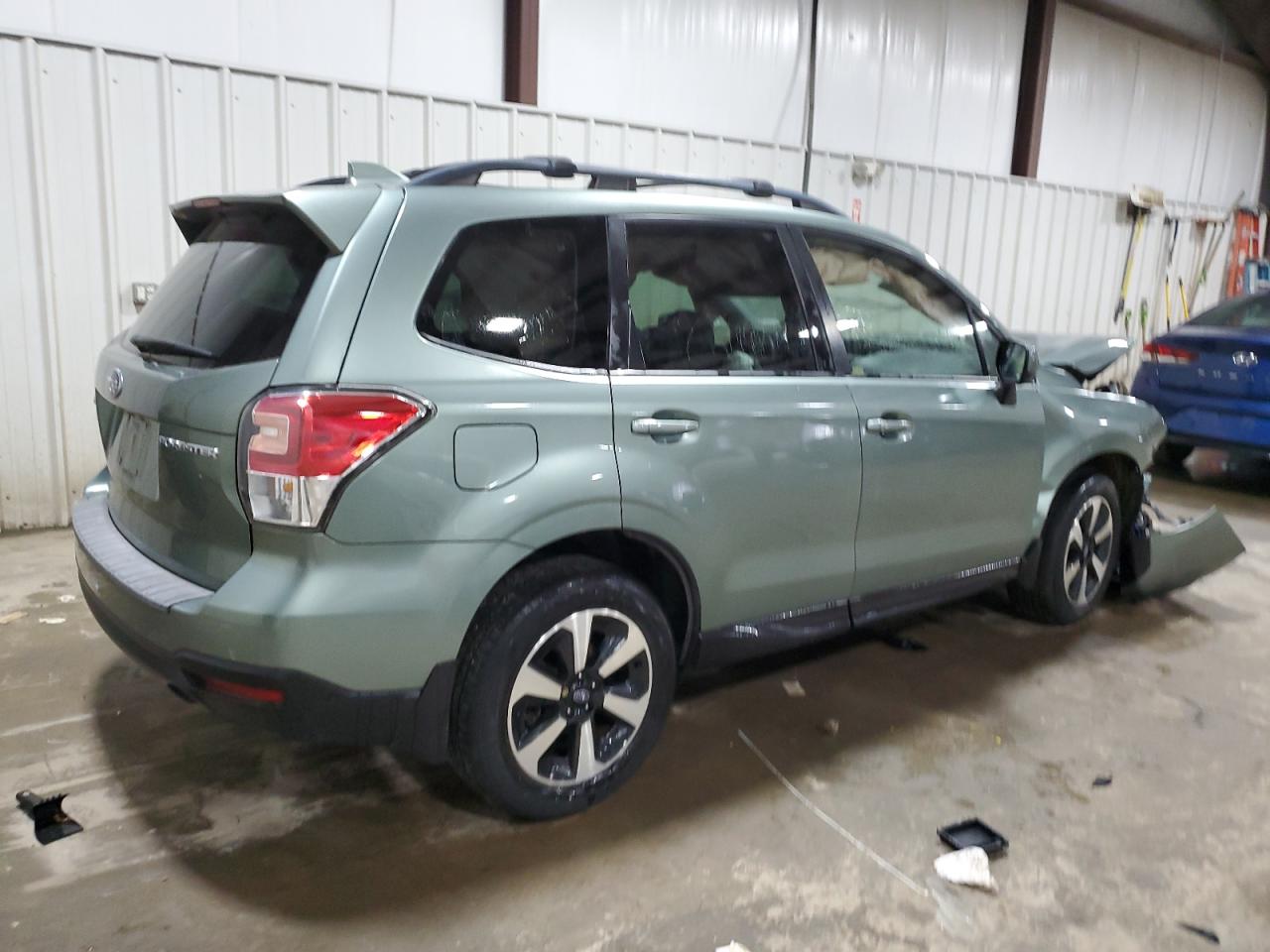 Photo 2 VIN: JF2SJAEC6JH440257 - SUBARU FORESTER 