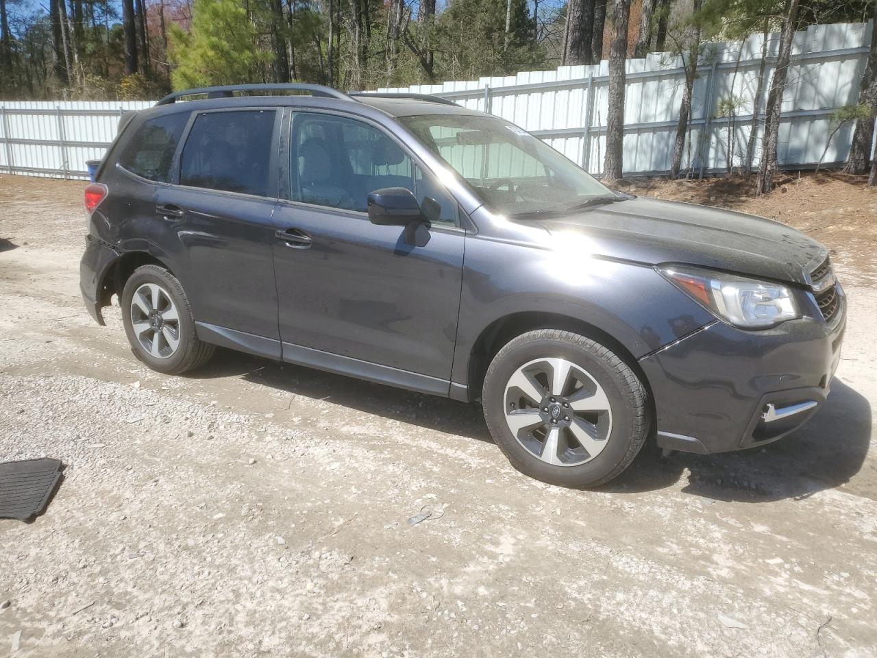 Photo 3 VIN: JF2SJAEC7HH449558 - SUBARU FORESTER 