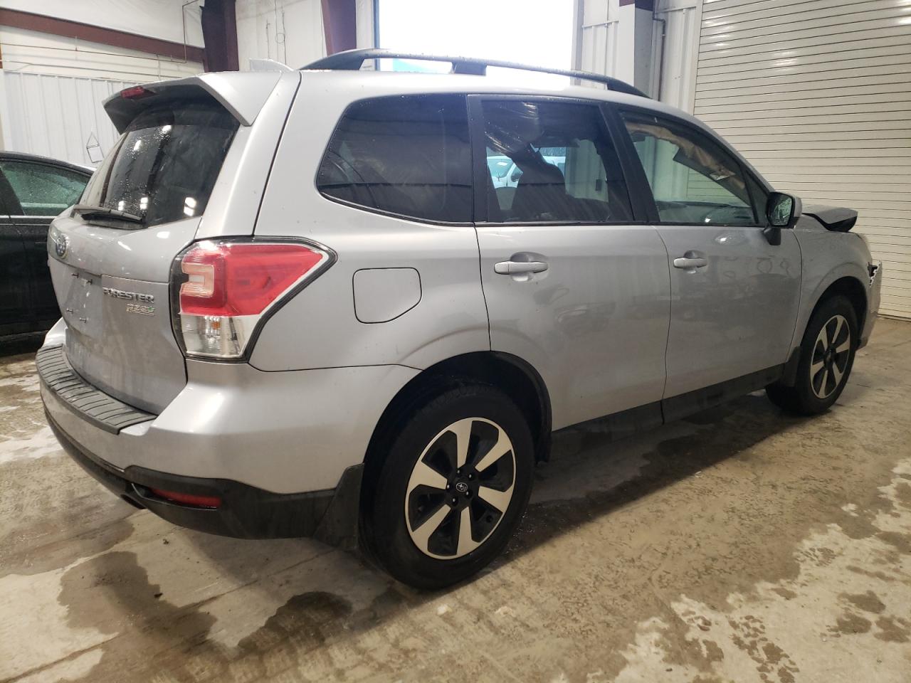 Photo 2 VIN: JF2SJAEC7HH494211 - SUBARU FORESTER 