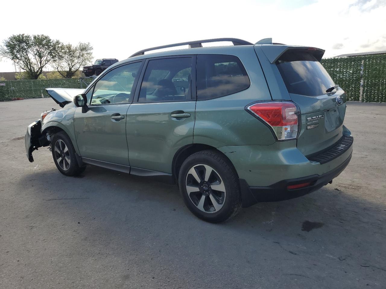 Photo 1 VIN: JF2SJAEC7JH411429 - SUBARU FORESTER 