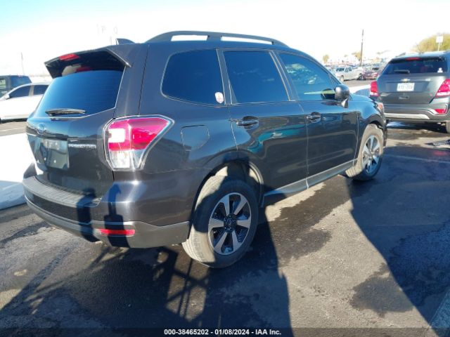 Photo 3 VIN: JF2SJAEC7JH565882 - SUBARU FORESTER 