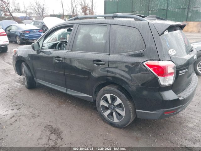 Photo 2 VIN: JF2SJAEC7JH597263 - SUBARU FORESTER 