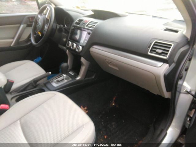 Photo 4 VIN: JF2SJAEC9JH536836 - SUBARU FORESTER 